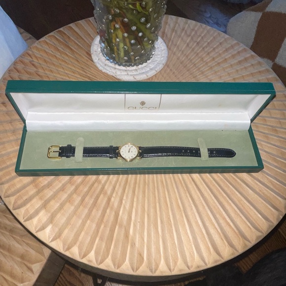 Vintage Gucci Leather Watch ⏱️ - Picture 1 of 6